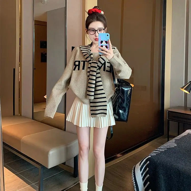 2025 nouveau automne hiver coupe ajustée tricots rétro paresseux rond Ne pull avec capuche viande couvrant Faionable jeunesse femmes haut