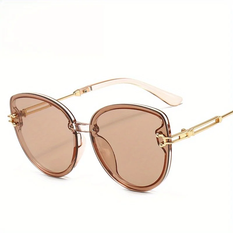 

Fashionable Sunglasses with Large Frame and Cat's Eye Sunglasses Fashionable Retro Sunglasses