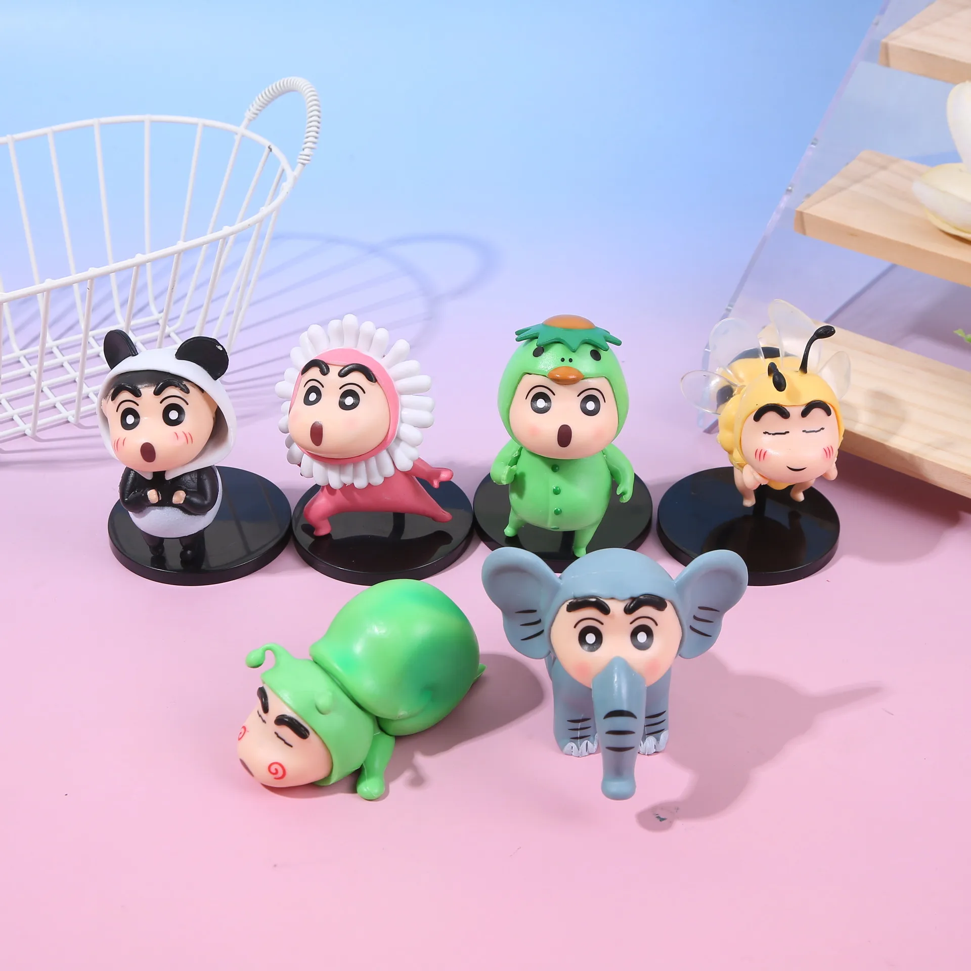 Bandai 6 szt./zestaw Figurki Akcji Anime Crayon Shin-Chan Seria COS Zwierzęta Figurki Dekoracja Samochodu Model Lalki Zabawki dla Dzieci Prezent dla Fanów