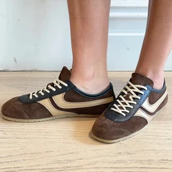 Zapatos deportivos de mujer de cuero genuino 2025, zapatos de entrenamiento alemanes Retro de otoño, nuevos zapatos planos de mujer Forrest Gump de alta calidad