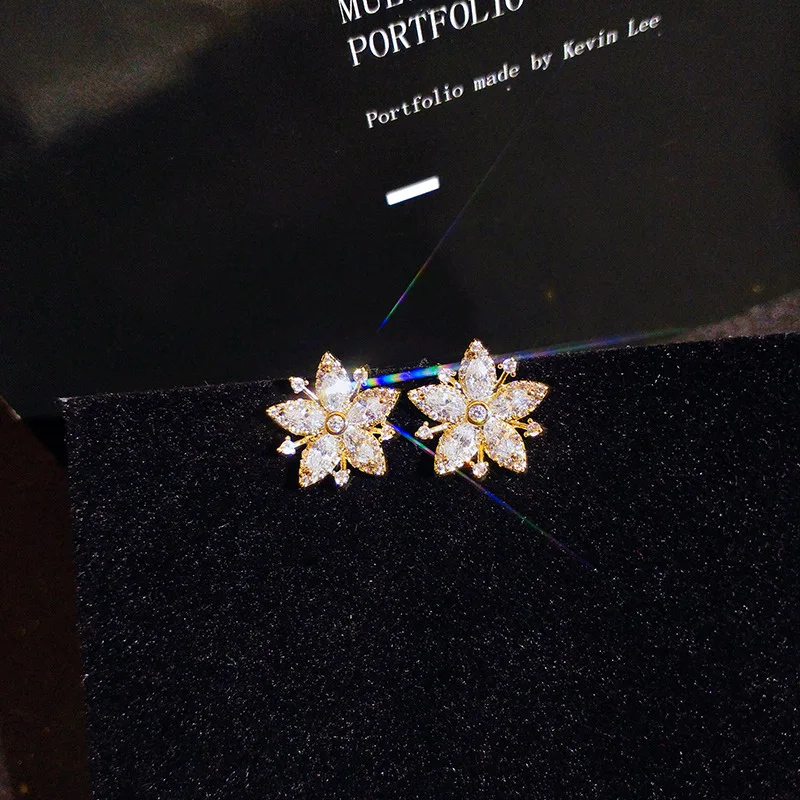 

2022 NEW Trend 18k Gold Flowers Four Oval Round Diamond Stud Earrings For Women Geometric Zircon Anniversary Gift Jewelry