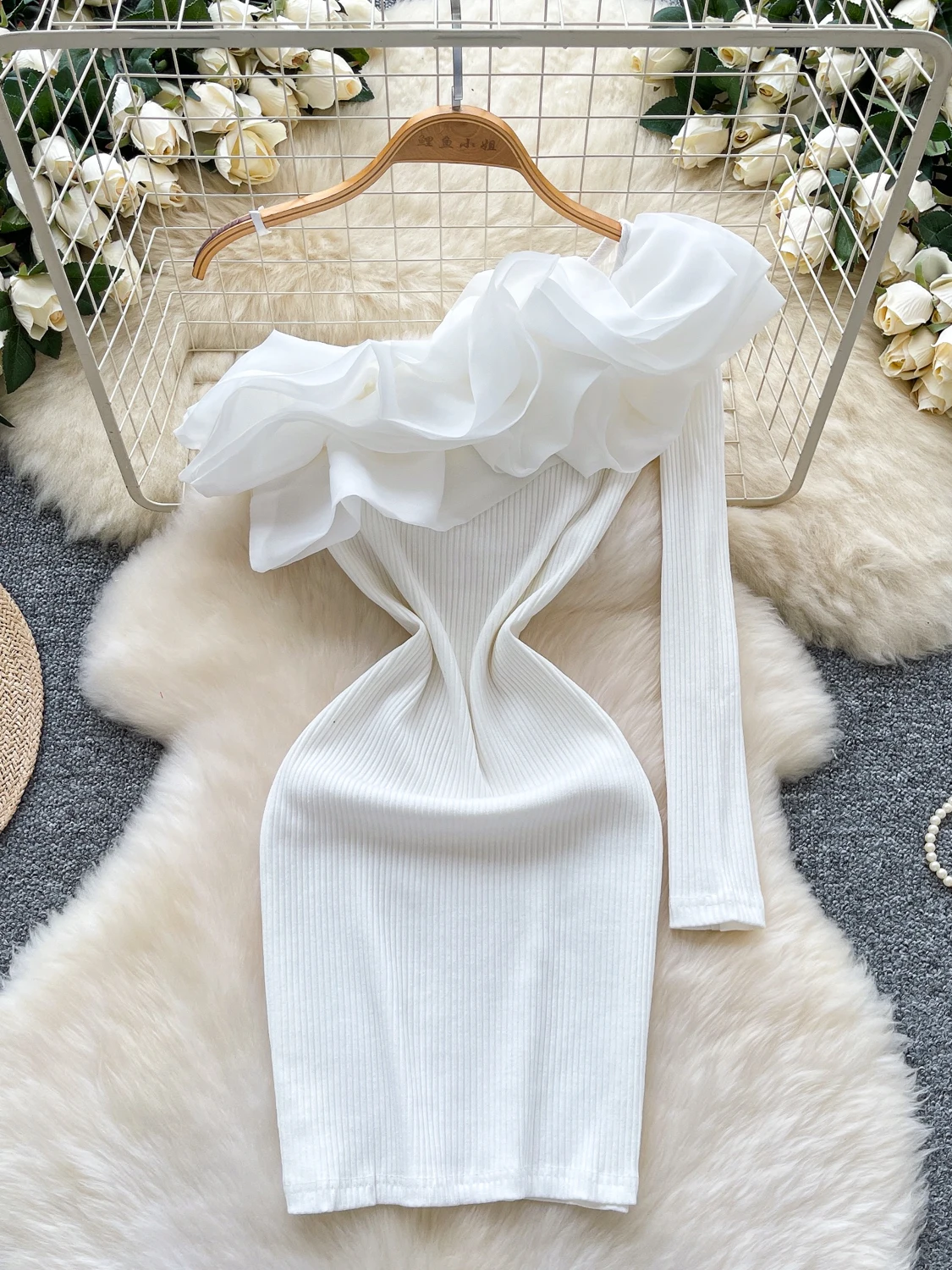 Foamlina em camadas plissado mini bodycon vestido feminino nova moda retalhos gola diagonal um ombro manga longa festa mini vestido