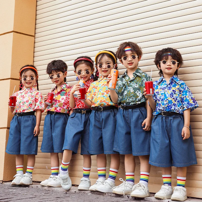 New summer children's performance outfit for girls, class uniform for boys, vintage Hong Kong style children's clothing shooting