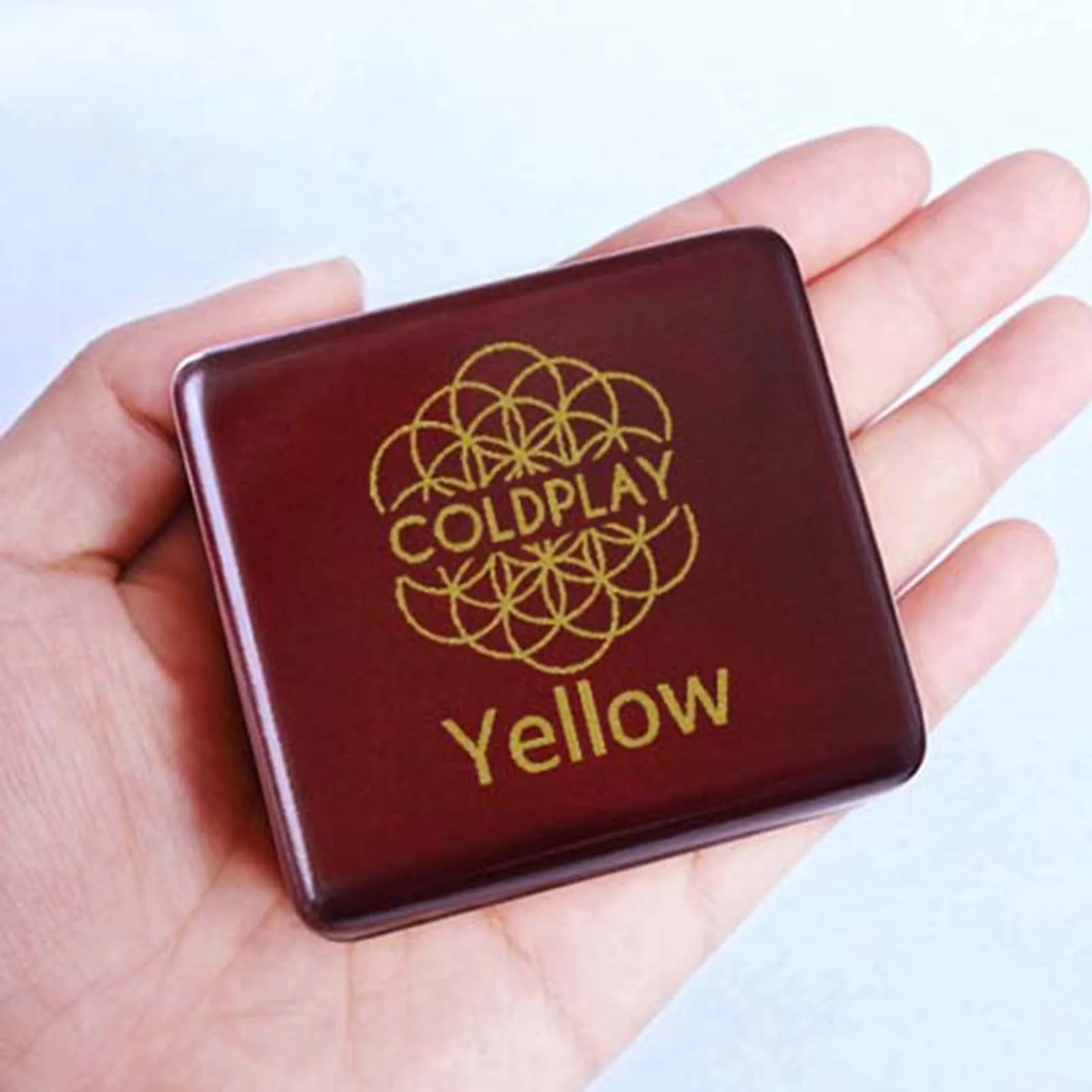 

Rosiking Handmade wooden Coldplay-yellow music box birthday gift for girls and children, Christmas and New Year gifts