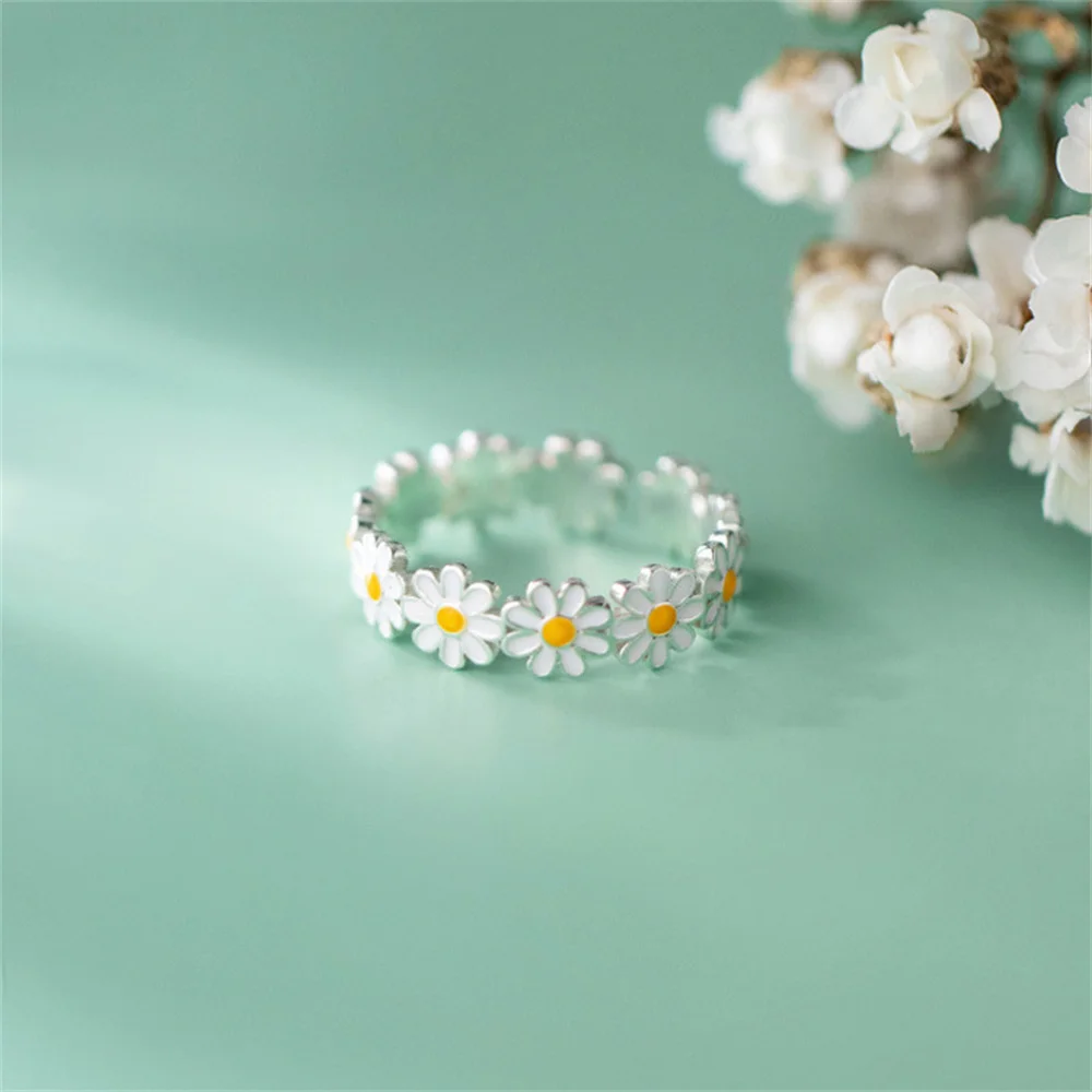 New Fresh Style Small Daisy Ring for Women High Quality Unique Design Trendy Ring Women Daily Party Jewelry Accessories