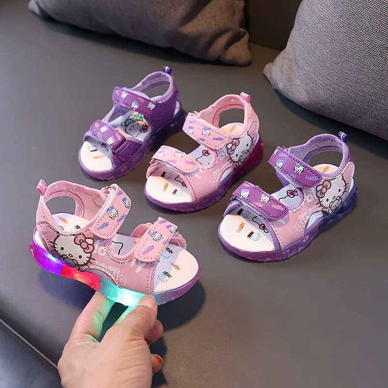 

Sanrio Summer New Baby Led Light Girls Sandals Cute Hello Kitty Children's Casual Shoes Anti-Slip Kids Beach Shoes Outdoor Shoes