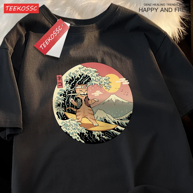 Camisetas japonesas Harajuku con estampado de gato Surfing para hombres y mujeres, camisetas creativas de cuello redondo, Tops de algodón de verano, ropa de calle suelta de dibujos animados