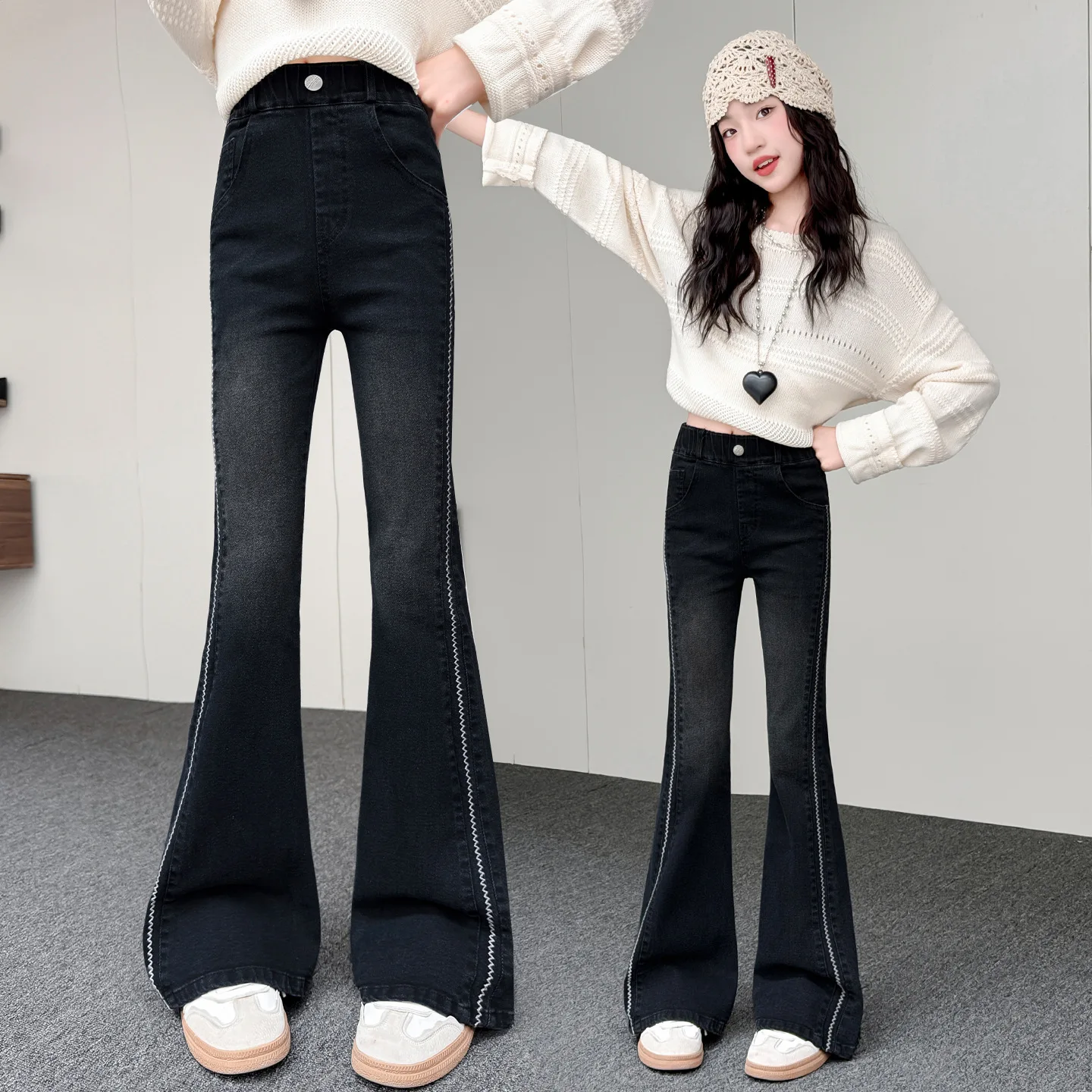 Teenage Girls Flared Jeans Spring and Autumn 2026 New Casual Children's Slightly Flared Pants Trend Big Kids Long Denim Trousers