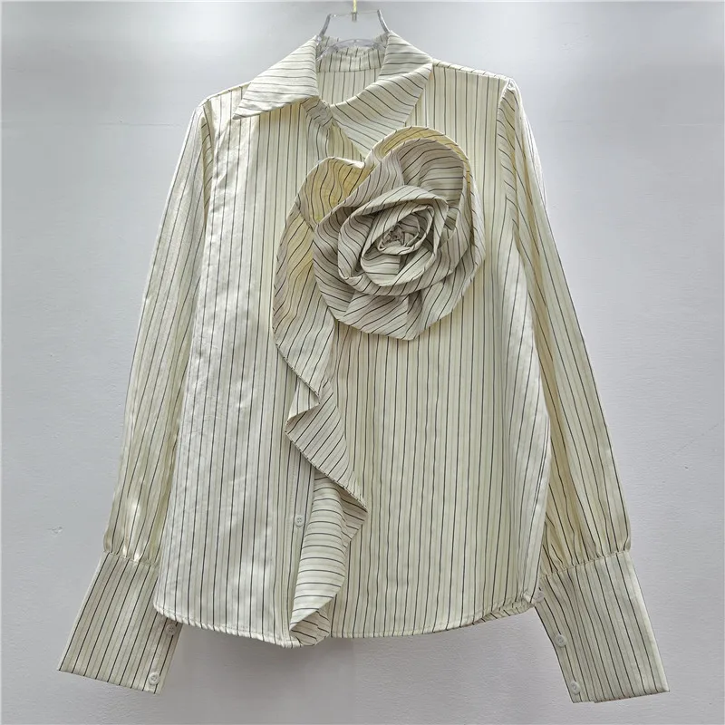 

SuperAen Retro Design Three-dimensional Flower Striped Shirt Long Sleeves Edible Tree Fungus Autumn 2025 New Shirts