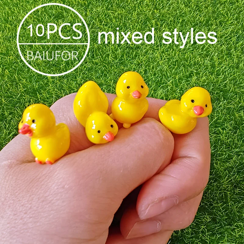 BAIUFOR Adorable Mini Resin Duck Figurines - Yellow and White Cartoon Miniatures for Fairy Gardens, Aquariums, and Children Toys