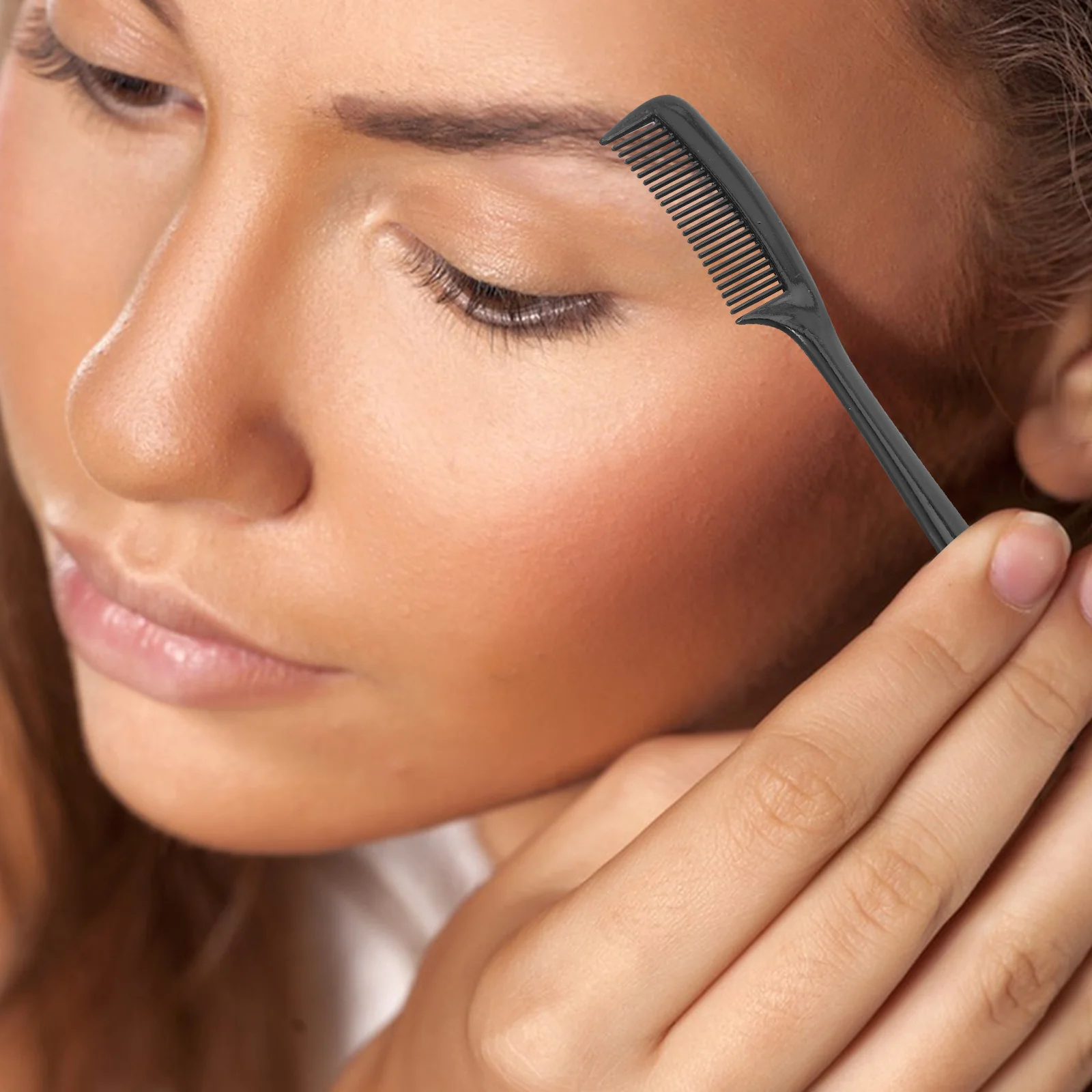 100 قطعة مشط صغير للحواجب والرموش-أداة تجميل مسننة خفيفة الوزن أنيقة للمكياج صغيرة