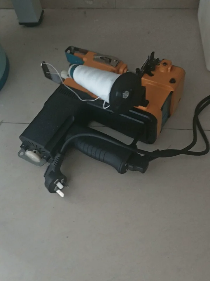 Sealing machine Snakeskin bag Baler Small sewing machine Wireless portable sealing machine Lithium battery woven bag