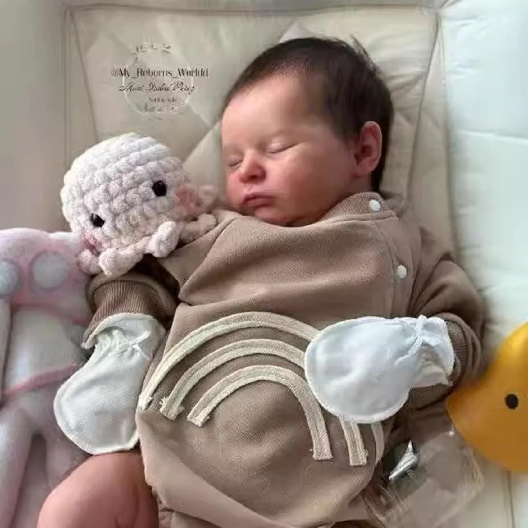 

Silicone Lifelike Reborn Baby Dolls 20 inch Sleeping Realistic Newborn Baby Dolls, Soft Cloth Body with Feeding Toy for Kids Toy