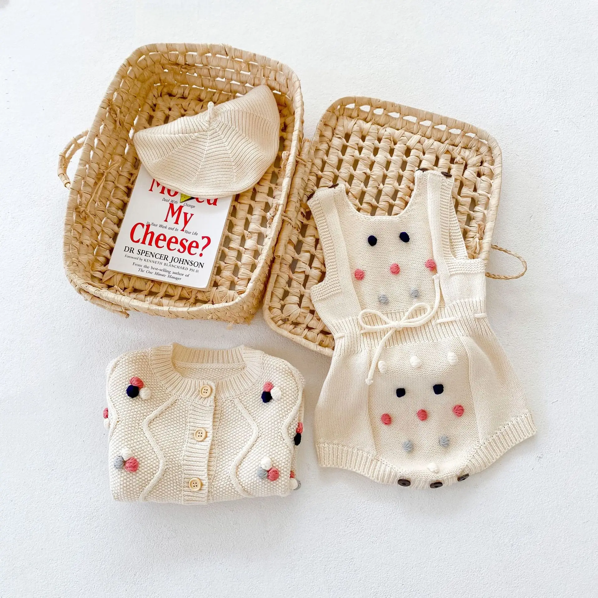 

2023 Spring and autumn baby boys and girls baby suit coat + handmade ball ball clothing crawl suit two sets