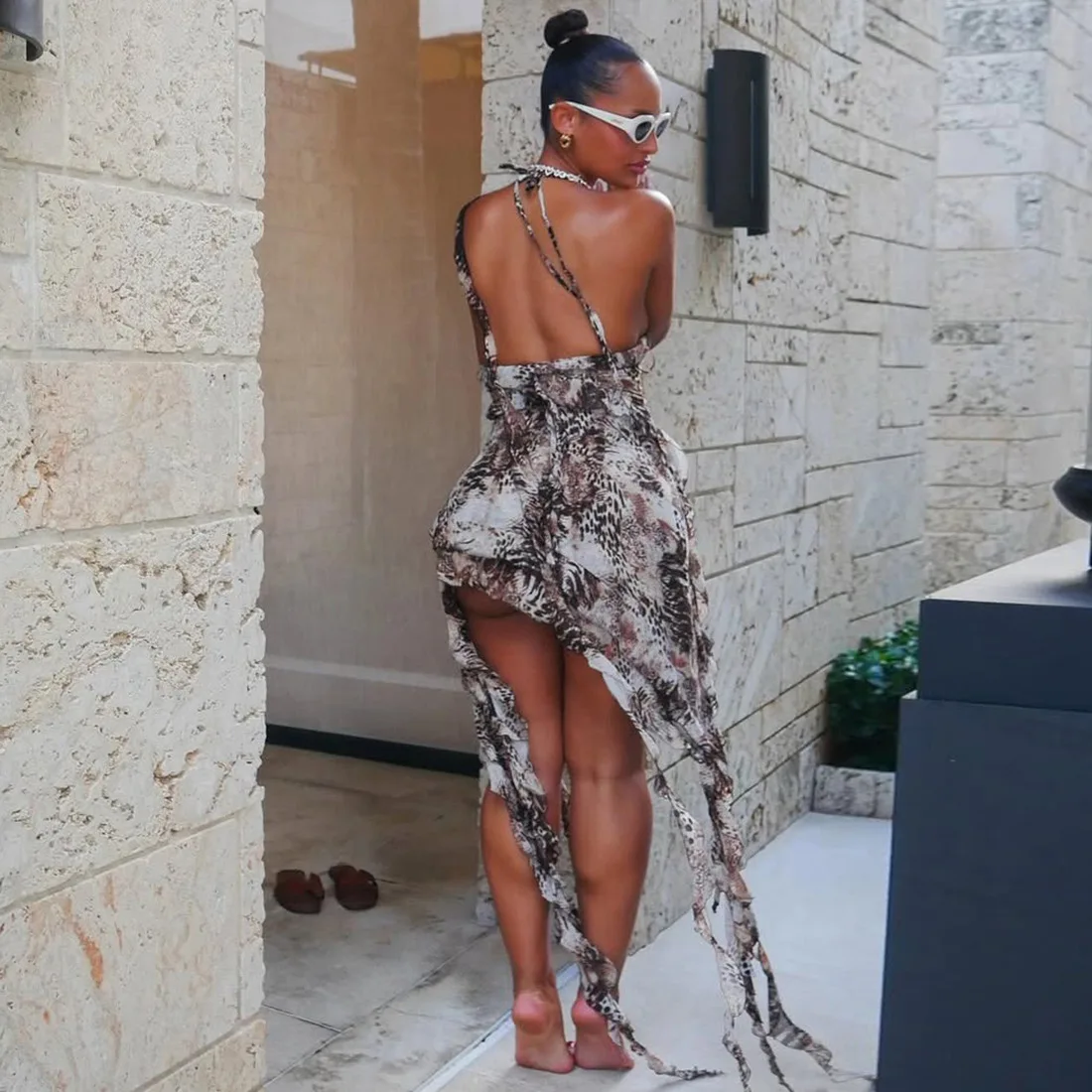 Robe mini sexy pour femmes 2026, robe moulante à imprimé léopard, col halter, dos nu, ourlet à franges, décoration appliquée, mode sexy