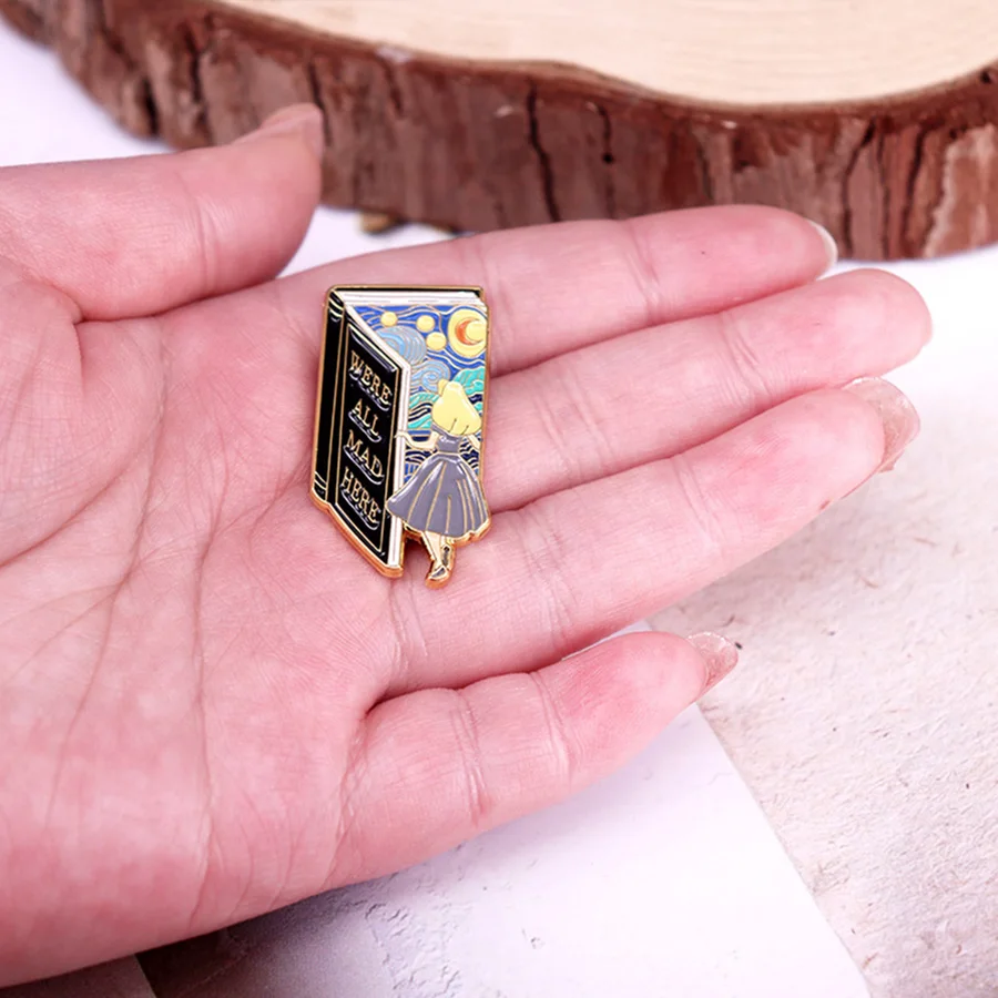 فنسنت فان جوخ ليلة مرصعة بالنجوم ودبوس أليس المينا شارة شخصية إبداعية