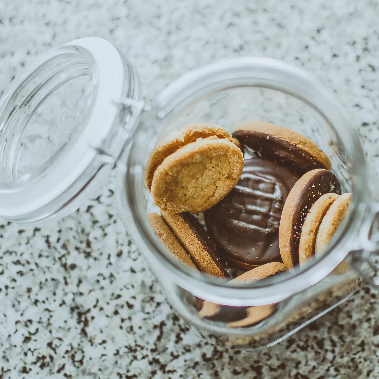 

750ml Transparent Clear Square Glass Storage Container Stainless Steel Seal Buckle Multipurpose Kitchen Seal Pot for Dry Food