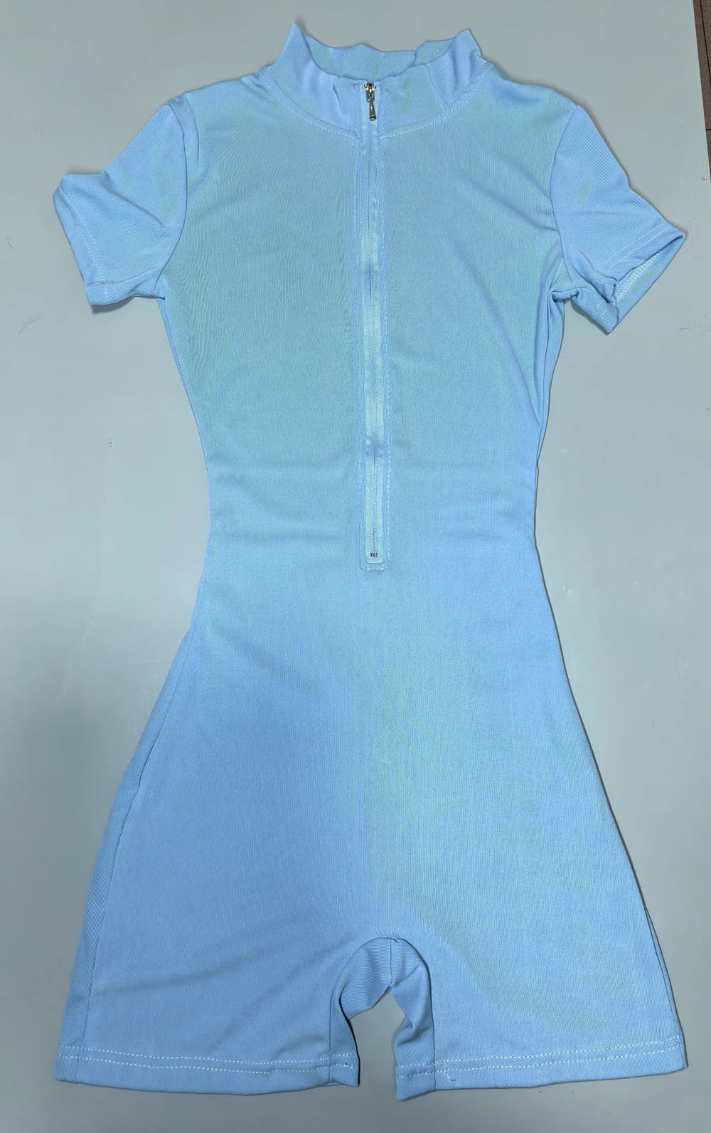 بدلة اليوغا النسائية قصيرة الأكمام رقيقة سليم صالح تمتد قطعة واحدة Playsuits مثير اللياقة البدنية الإناث السراويل سستة ملابس رياضية