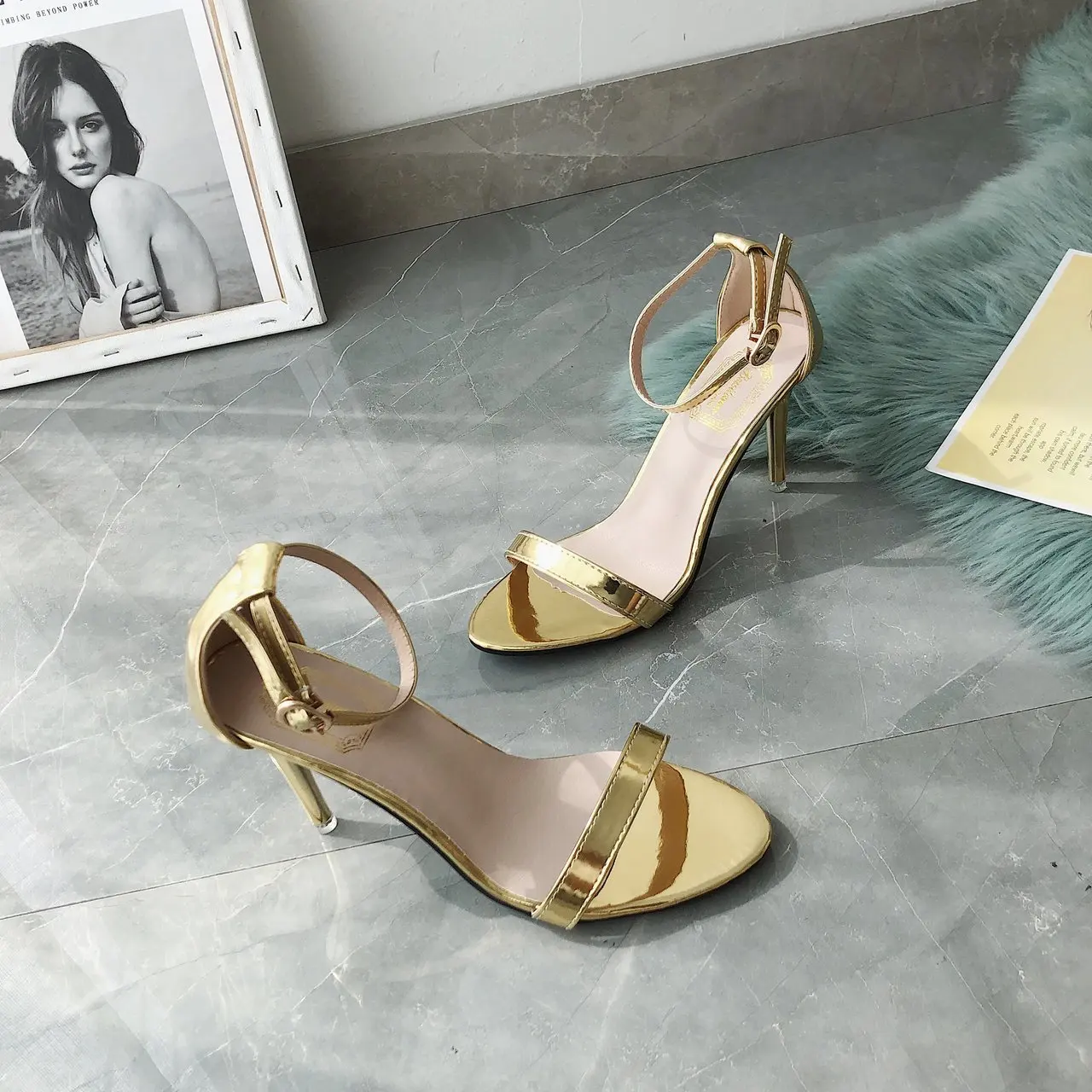 

Модные пикантные туфли-лодочки, женские вечерние туфли на тонком очень высоком каблуке для женщин, летние туфли из однотонной кожи с пряжкой и ремешком, большие размеры