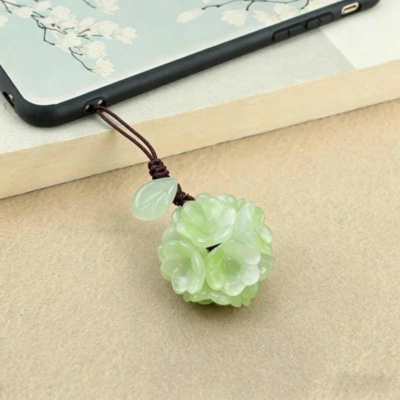 Exquisite Handmade Bead Hydrangea Leaf Flower Phone Lanyard Jewelry Keychain for Women Luxury Mobile Phone Chain Accessory