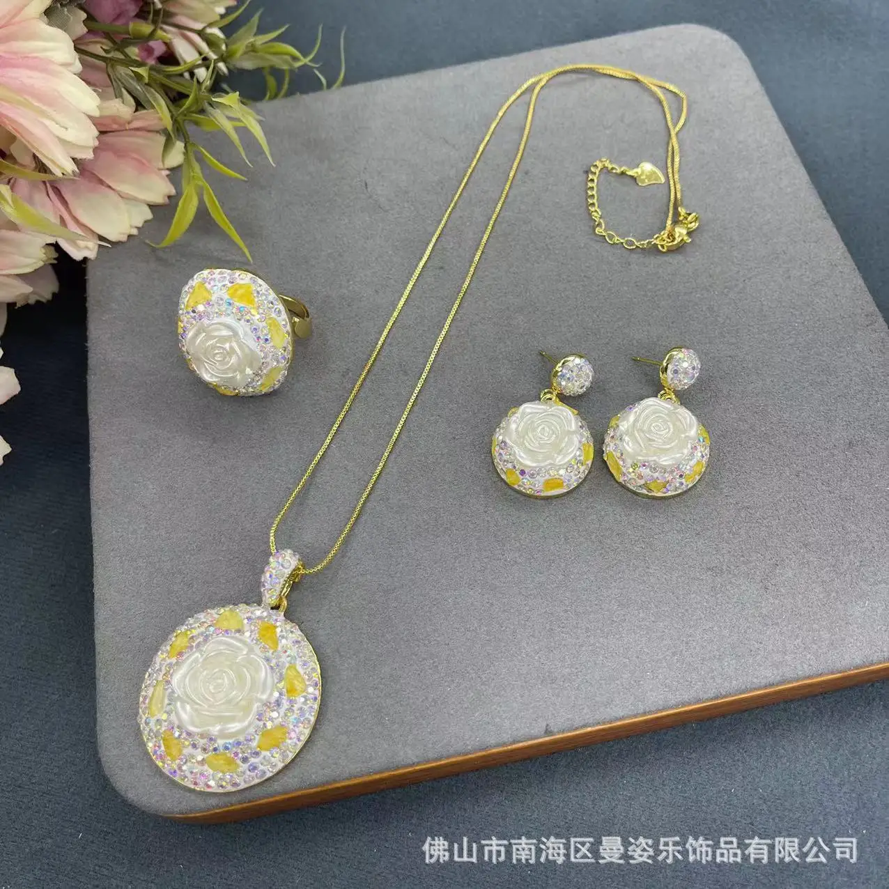 DIY accessories Internet celebrity live broadcast of the same rose red three-piece set full of diamonds handmade design European