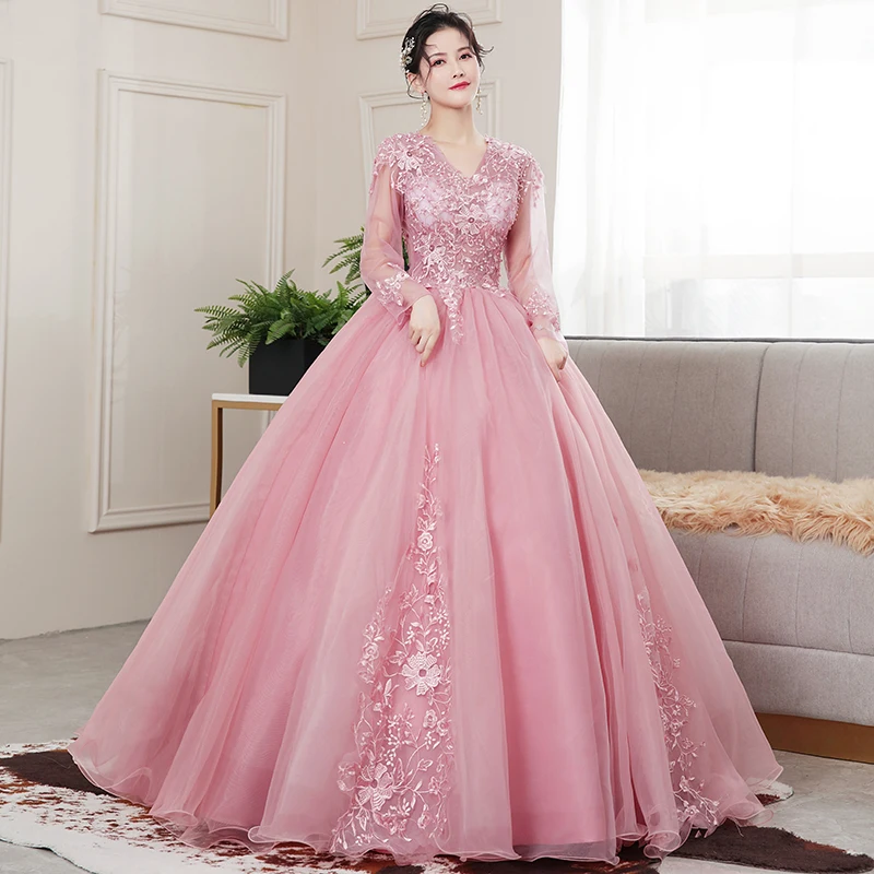 

long Sleeve Quinceanera Dresses Formal Women Party Prom Dress Luxury V-neck Ball Gown Vintage Lace Applique Quinceanera Gown