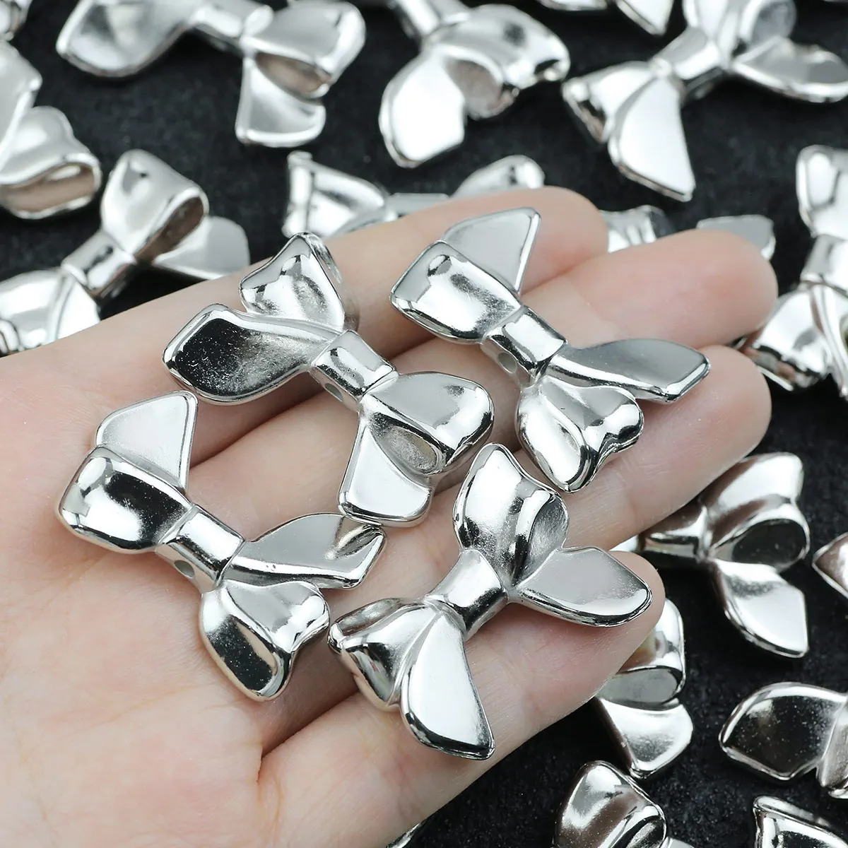 10-20pcs/Lot Silver Color Bow-Tie Shape Acrylic Loose Beads For Jewelry Making DIY Necklace Accessories Pendant 32x24mm