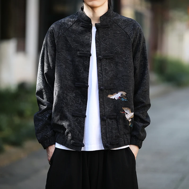 

Новая мужская куртка-свитер 2025 года в китайском стиле с воротником на пуговицах и скрытым узором, длинная повседневная одежда из полиэфирного волокна