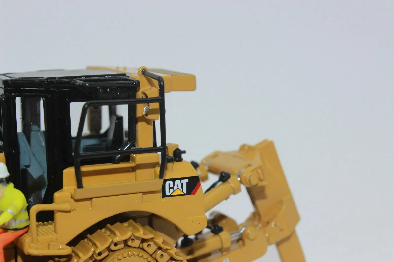 D8T TRACTOR DOZER, TYPE TRACK, ÉCHELLE 1/50 PAR DIECAST Biens TERS DM85566