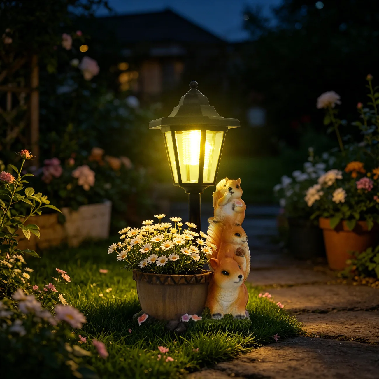 Creative Tree Hole Squirrel Resin Craft Ornament Outdoor Solar Light Gardening Landscaping Decoration Path Light