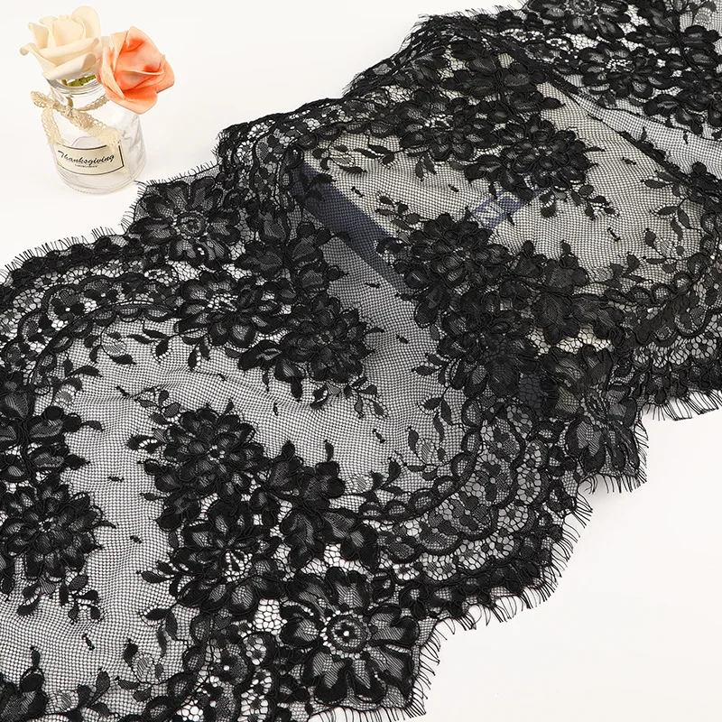

Черное кружевное свадебное платье с кружевной отделкой, белое, жесткое, шириной 38 см.