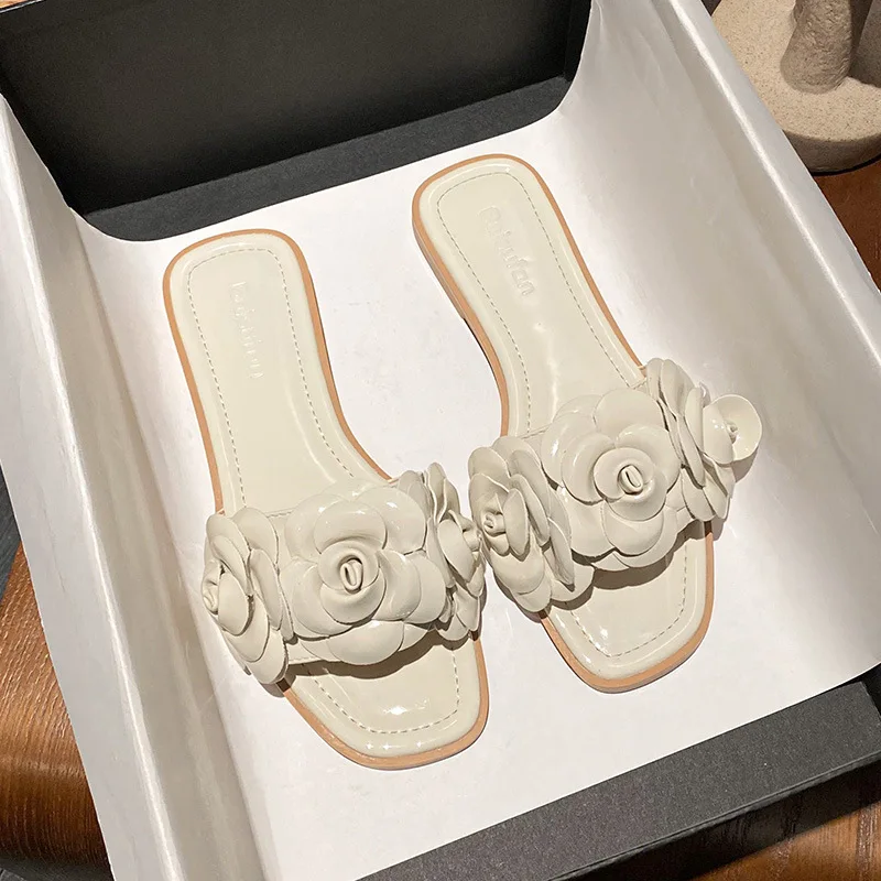 

Новая летняя обувь для женщин, модные тапочки, красивые шлепанцы с камелией, сандалии с милыми цветами для девочек