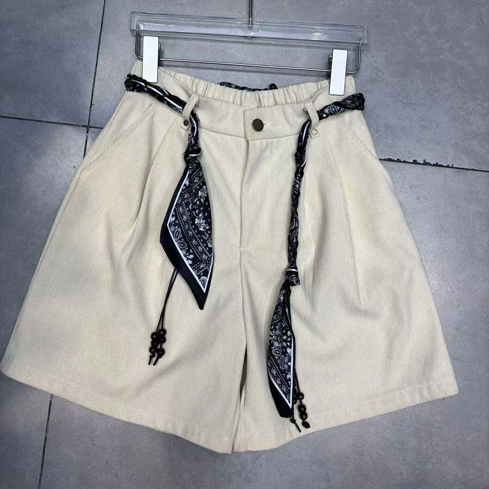 TWOTWINSTYLE Beiläufige Dünne Feste Strand Stil Shorts Für Frauen Hohe Taille Verstärktes Taste Designer Hosen Weibliche Mode KPA548140