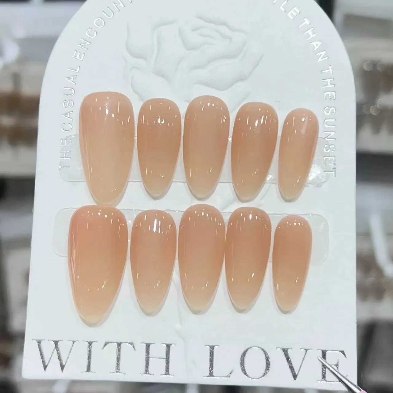 Effen kleur Handgemaakte manicure Nepnagels Druk op nagels Temperament Amandel Zacht Naakt Gradiënt Kunstnagels Lang Draagbaar 10st