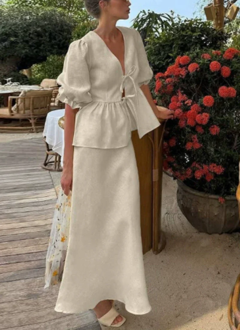 

Women's 2025 Summer New Fashion Bubble Sleeve V-neck Strap Top High Waist Skirt Set