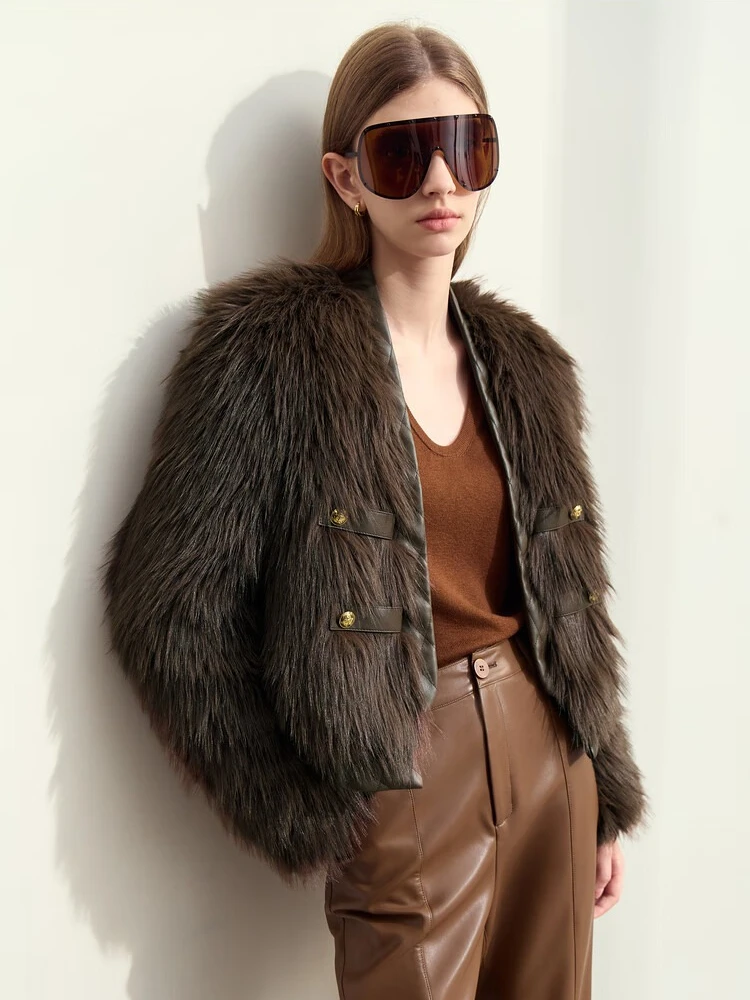 AMII 2025冬新作 ファー ジャケット 無地 モダン 暖かい アウター Vネック フェイクファー ゆったり スプライス PUトップ 女性用 12424012