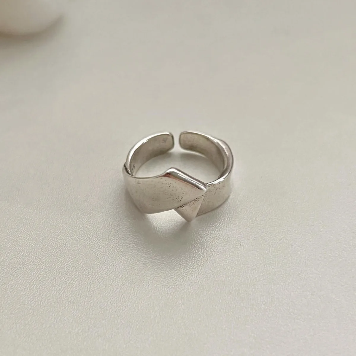 

New Hot Selling 925 Sterling Silver Simple Temperament Charm Triangle Ring Suitable For Original Temperament Rings Parties