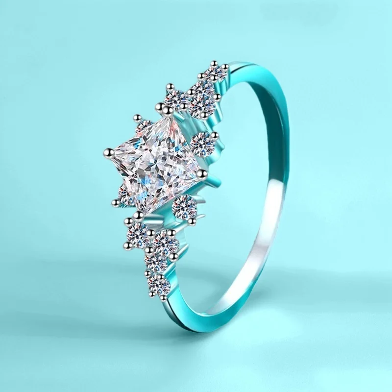 

1 карат стерлингового серебра 925 пробы с муассанитом, квадратное геометрическое крутое минималистское кольцо, сертифицированное GBA, женские роскошные ювелирные изделия, подарки подруге