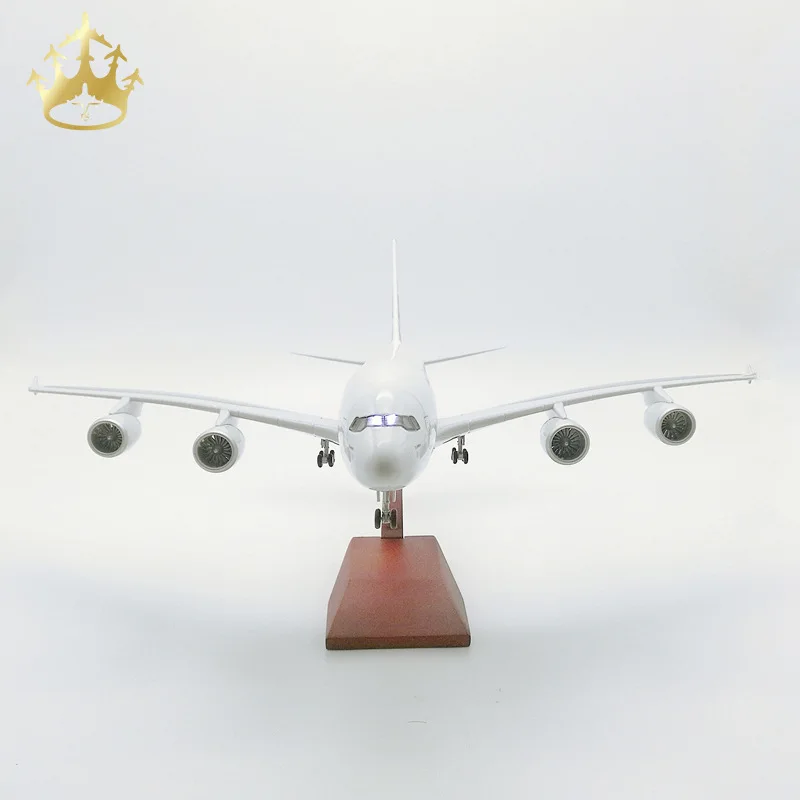 โมเดลเครื่องบินแอร์บัส A380 รุ่นต้นแบบ พร้อมล้อและไฟจำลอง ของตกแต่งสำหรับนักบินและสายการบิน
