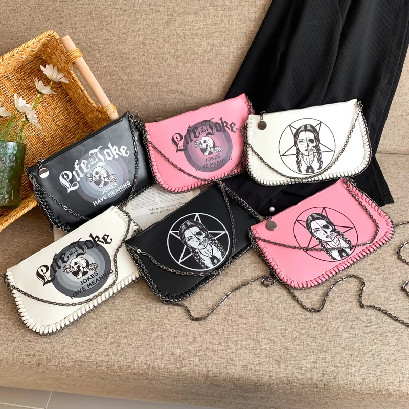 Women New Gothic Dark Skull Handbag PU Leather Chain Crossbody Bag Trend Vintage Envelope Bag Light Weight Zipper Shoulder Bag