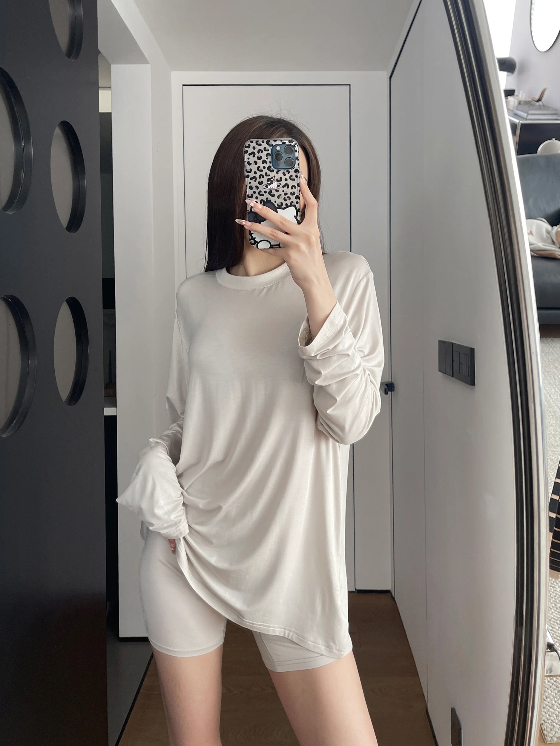 

Комплект Kardaian Boyfriend: дышащий домашний костюм из модала с V-образным вырезом и длинными рукавами, свободный крой, женская повседневная спортивная одежда, осенняя коллекция из двух предметов