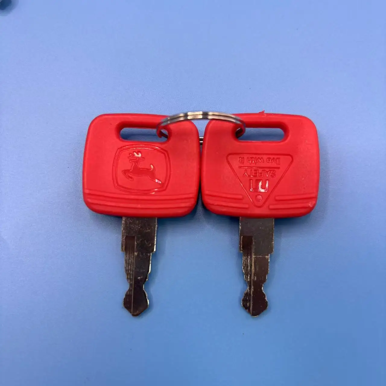 

2 шт. ключи для ключей зажигания трактора John Deere OEM RE 183935 RE43492 RE71557 Модели 6010 6110 6210 6310 6410 6510 6610 6810 6910