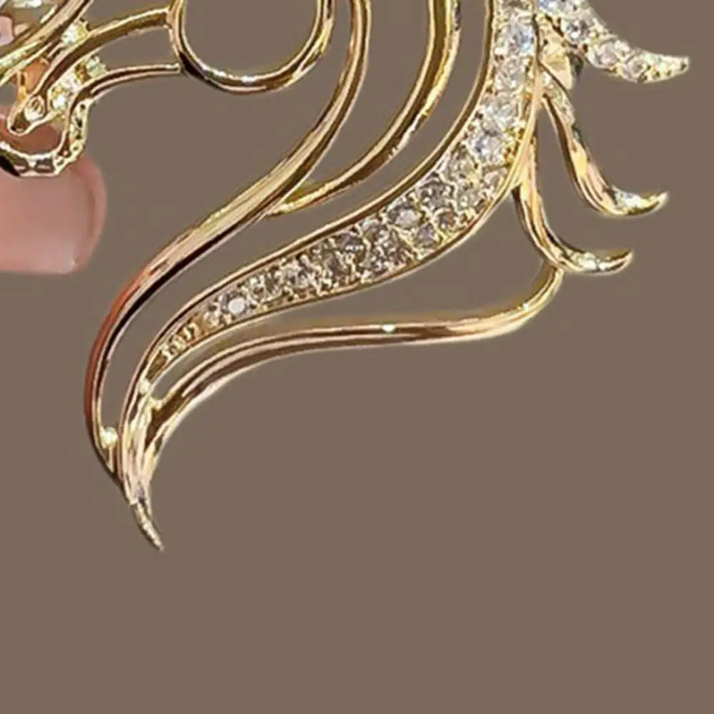 Sparkling Hollow-out Horse Brooch Horse Head Brooch Rhinestones Embellished Brooch Pin Clothing Accessory Gift for Horse Lovers