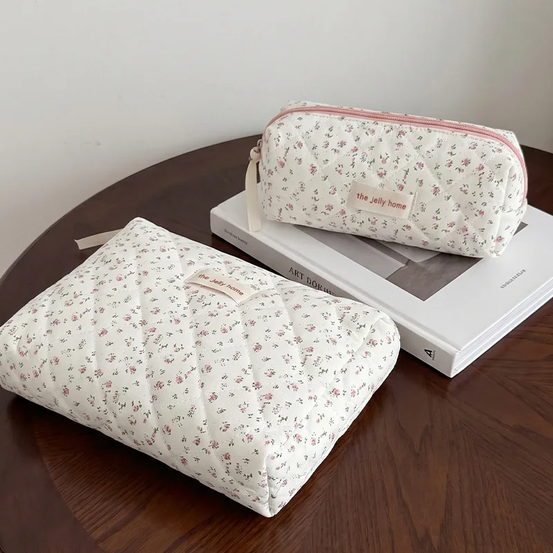 Korean Style INS Fresh Floral Peach Pink Rose Makeup Bag Large Capacity Portable Contrast Color Cosmetic & Toiletry Pouch