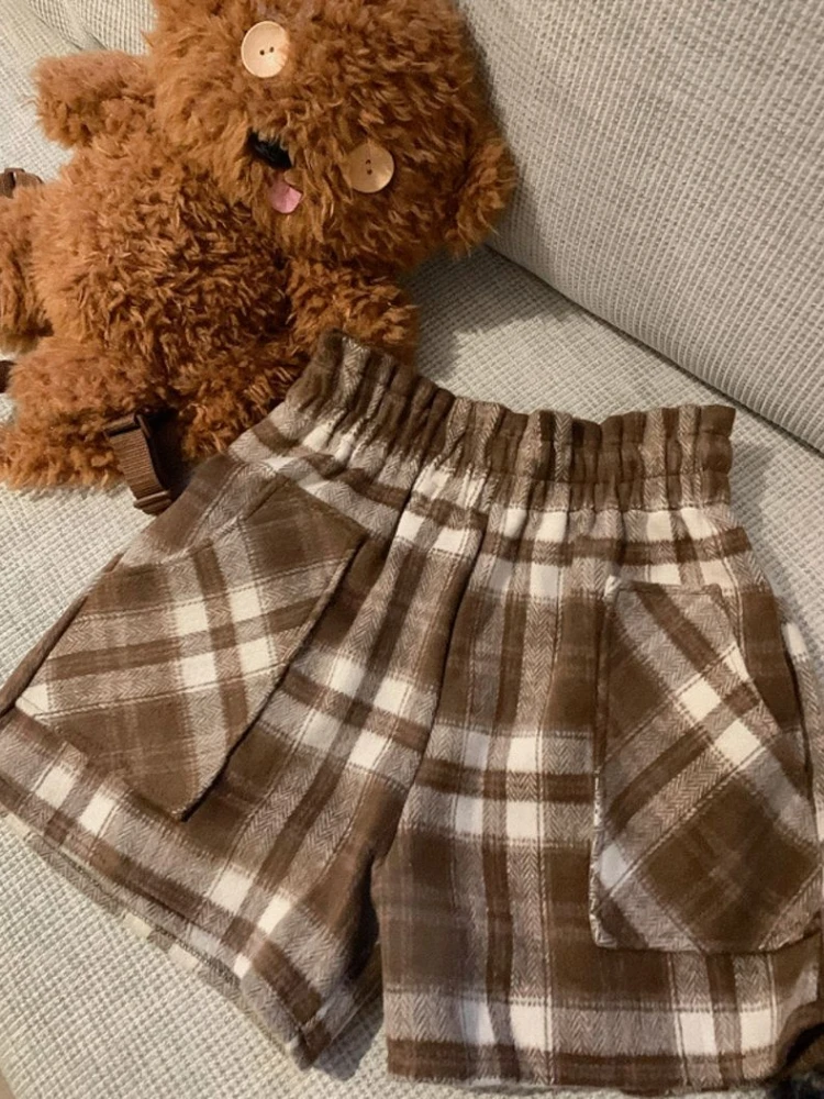 

Autumn and winter Harajuku Y2K spicy girl thick woolen plaid high waisted shorts American casual A-line wide leg women's shorts