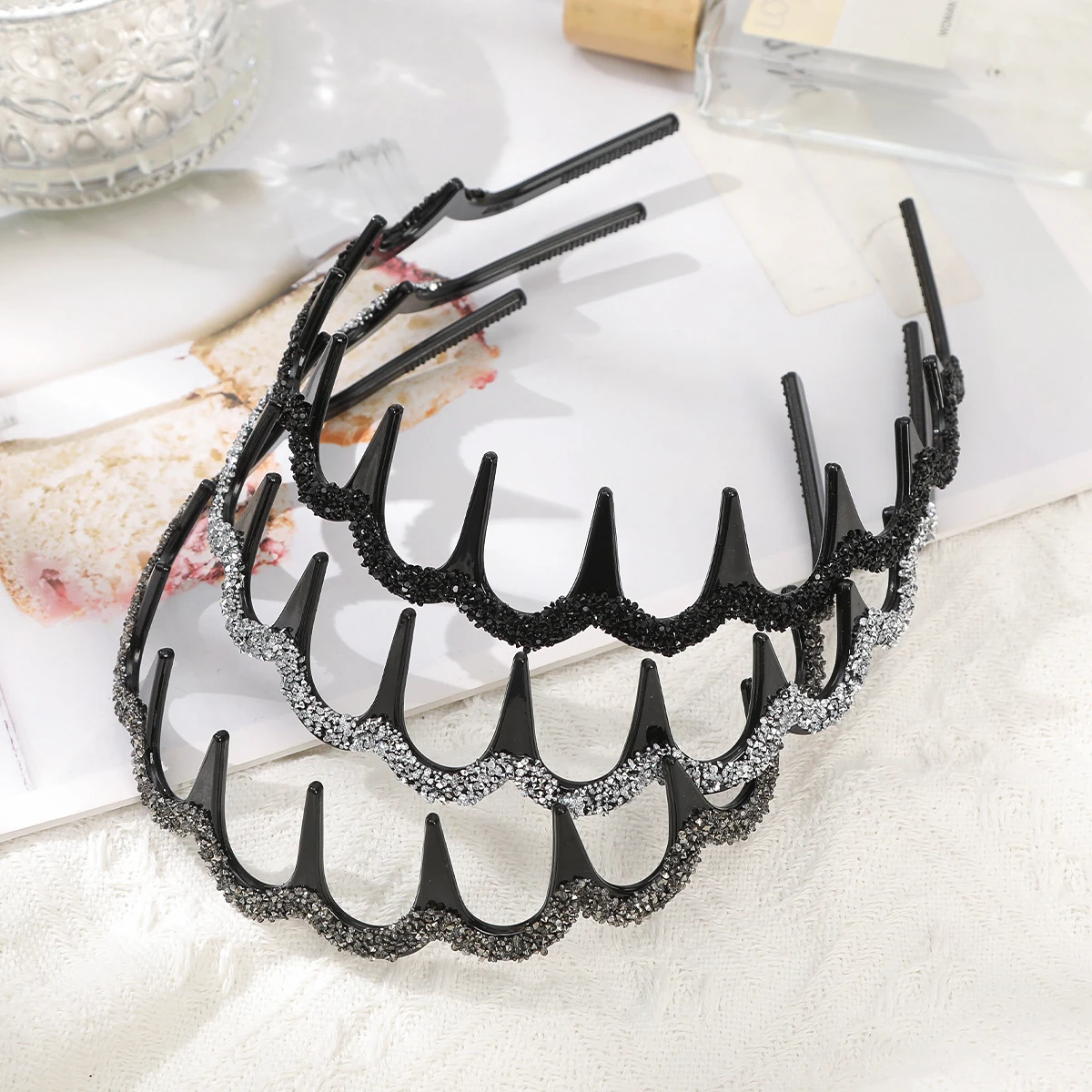 AWAYTR 1pc Teeth Non-slip Hair Comb Plastic Headband For Women Girls Sweet Hair Ornament Hairbands Fashion Hair Accessories