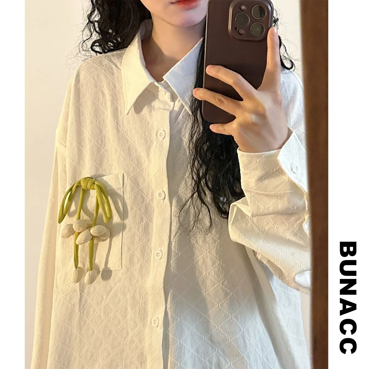 

Весна 2026: Женская свободная белая рубашка с длинным рукавом в винтажном стиле, повседневная, с декоративными пуговицами, классическим воротником, для ежедневной носки