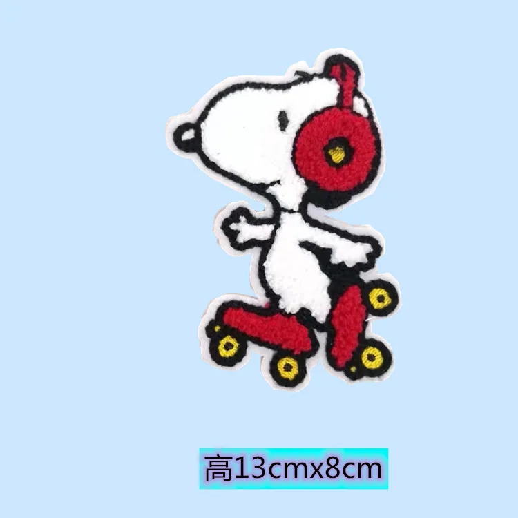 Snoopy haft na ręcznik haftowana tkanina kreskówki Anime wzory uroczy pies wokół krawędzi przędzy hafty naszywki ubrania