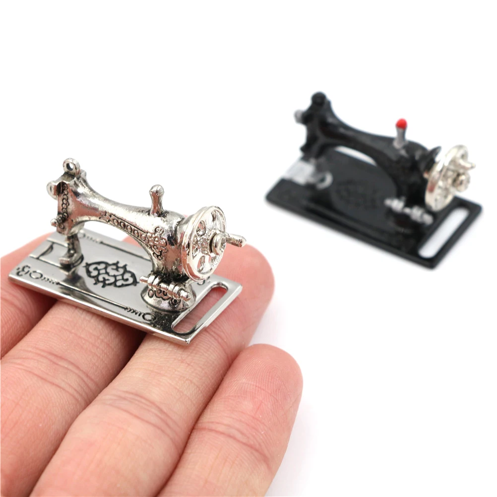 Metal Sewing Machine Dollhouse Miniatures Decoration 1:12 Scale Length 3.5cm