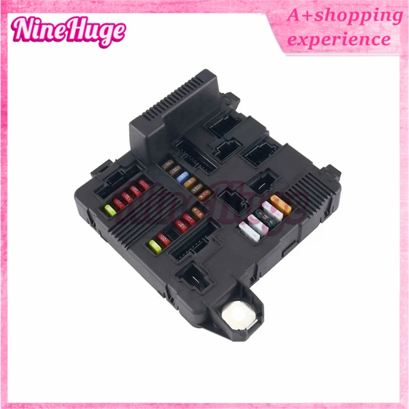 New Engine Fuse Box 8200306033 for Renault Megane II Scenic Auto Parts 8200306032 5118399300 8200262385